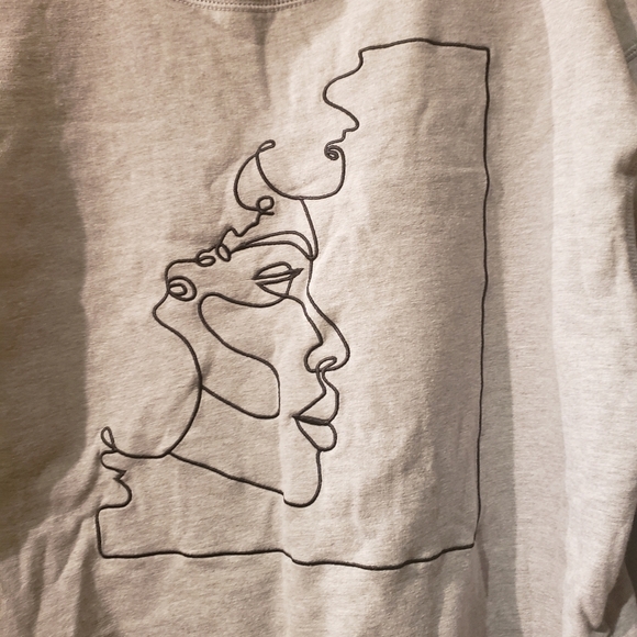 Cool Staylish Graphic Sweatshirt - Picture 4 of 7